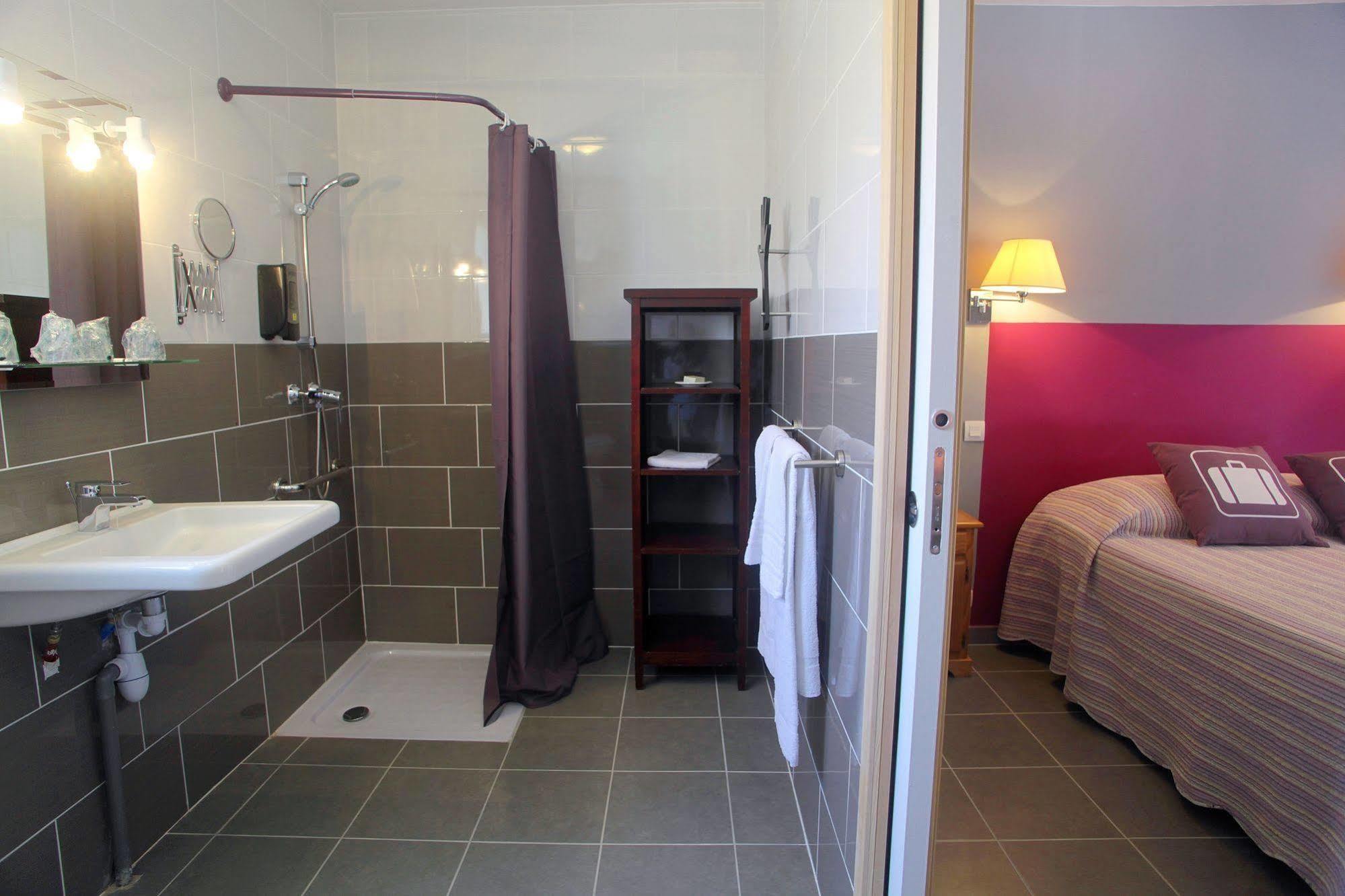 Logis Hotel Le Vieux Moulin Gignac  Esterno foto